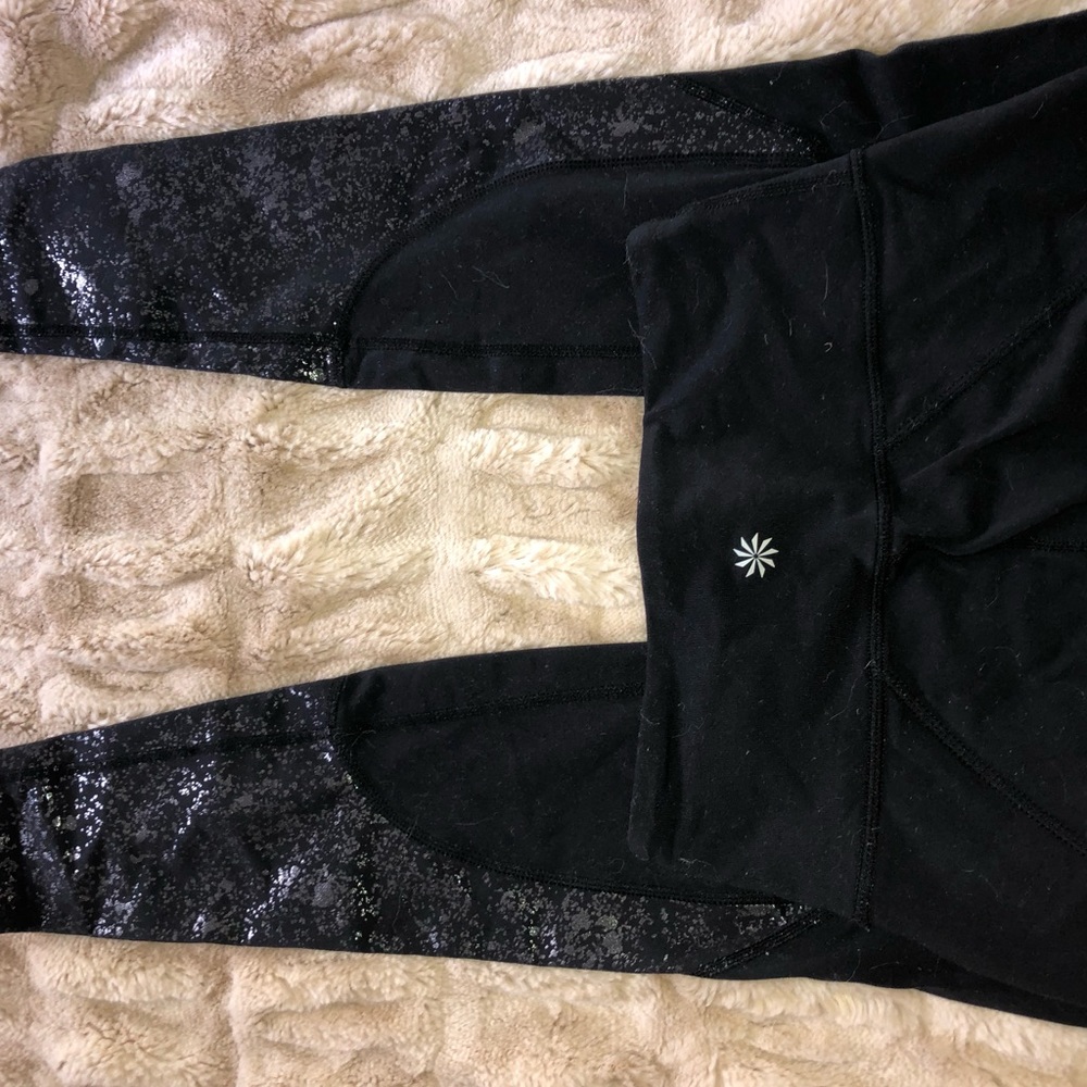 Black leggings with shimmer pattern